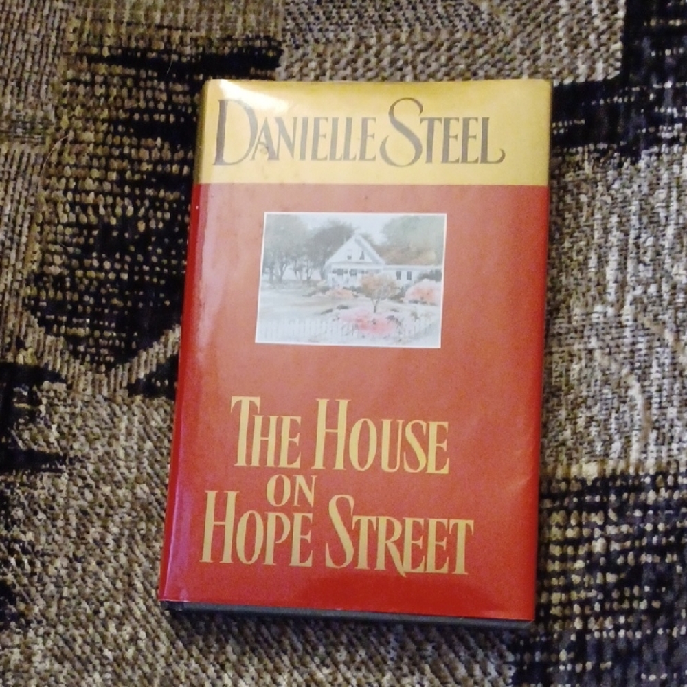 4/$40 "The House On Hope Street" Danielle Steel - Hardcover Novel & Book Jacket